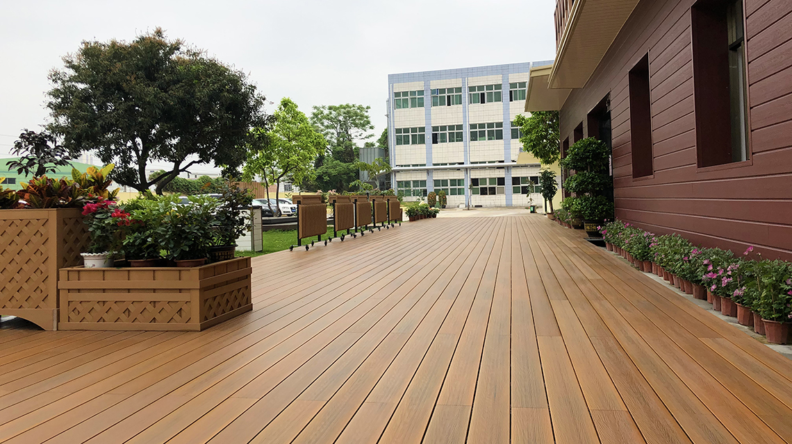 Outdoor floor covering
