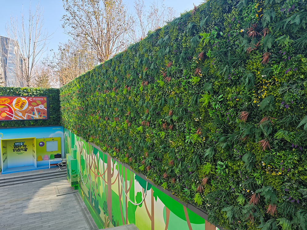 Shopping mall exterior decoration