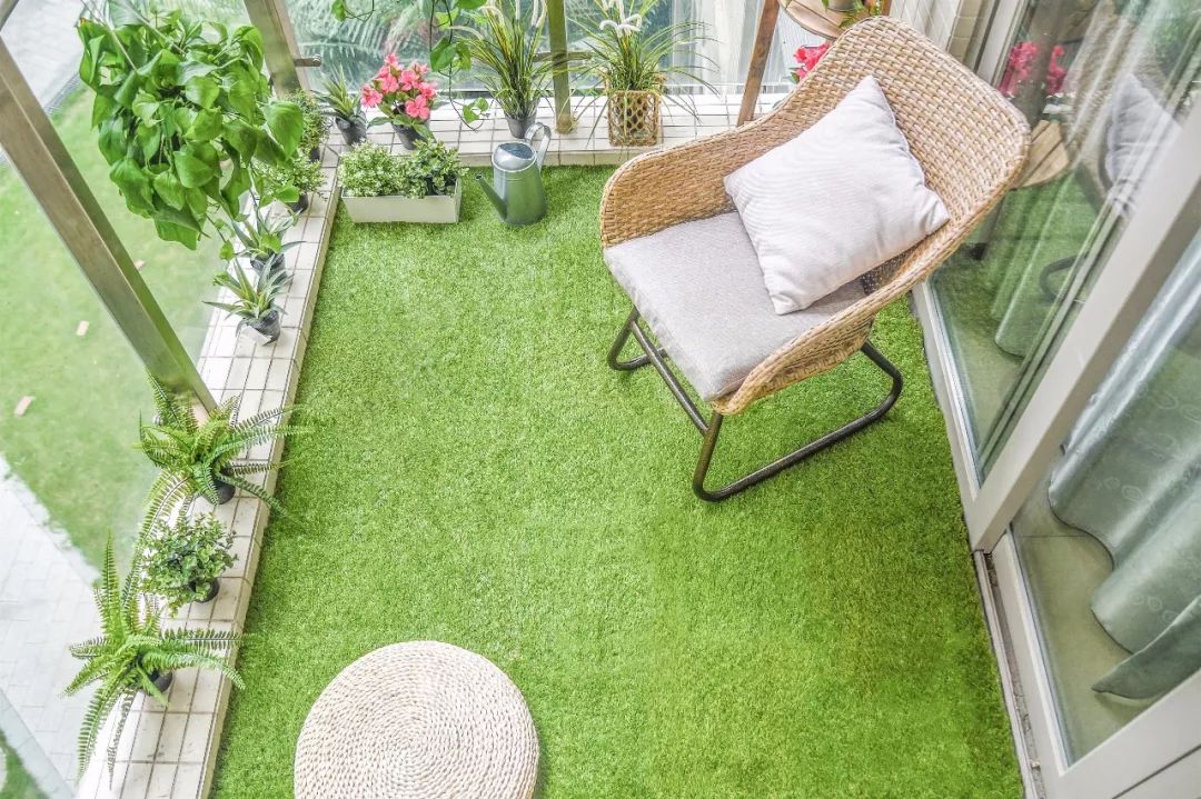 Living room leisure grass balcony